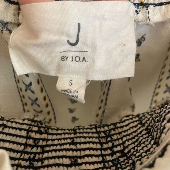‎J.O.A. Striped with Flowers Off the Shoulder Top Small - Picture 3 of 5